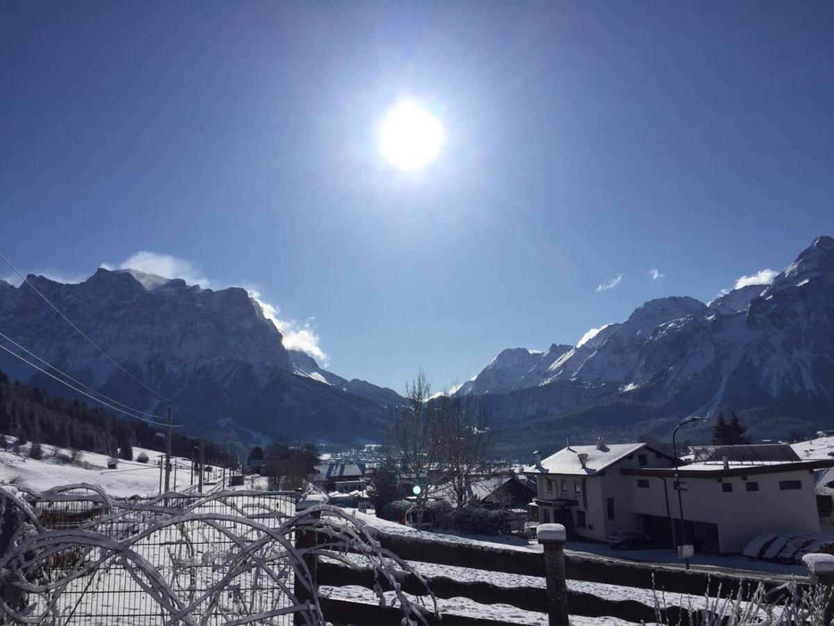 Zugspitzhaus Monika Lermoos Buitenkant foto